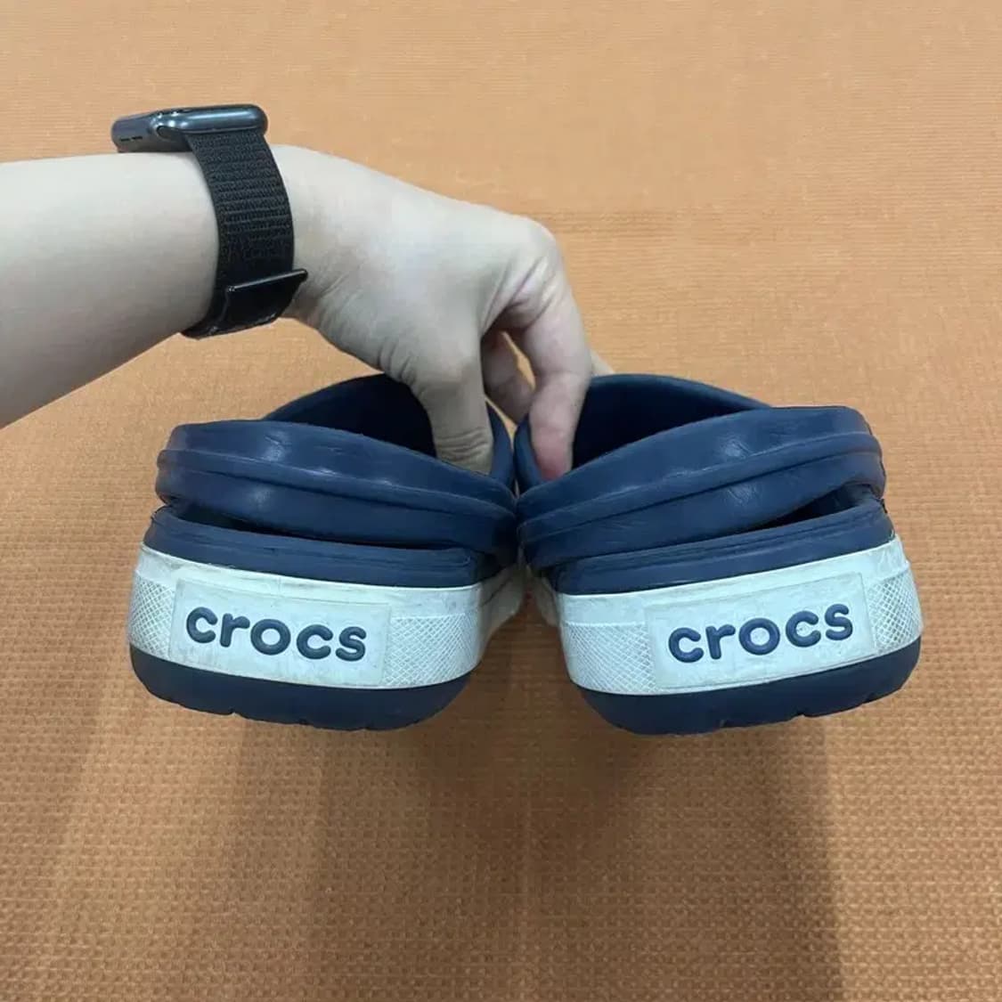 크록스 네이비 샌들 슬립온 G04977 상품이미지2