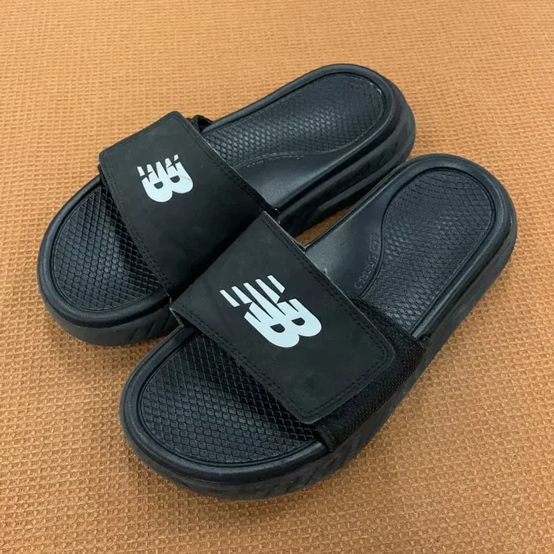 뉴발란스 빅로고 캐주얼 슬리퍼 240 G05530 상품이미지1
