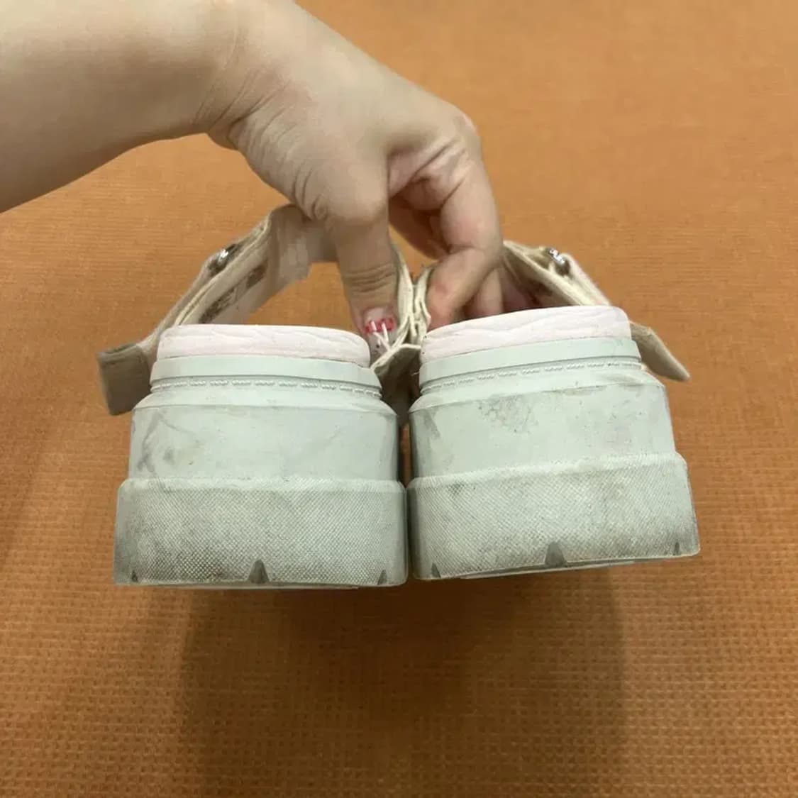 어그 애쉬튼 플랫폼 샌들 240 G05553 상품이미지2