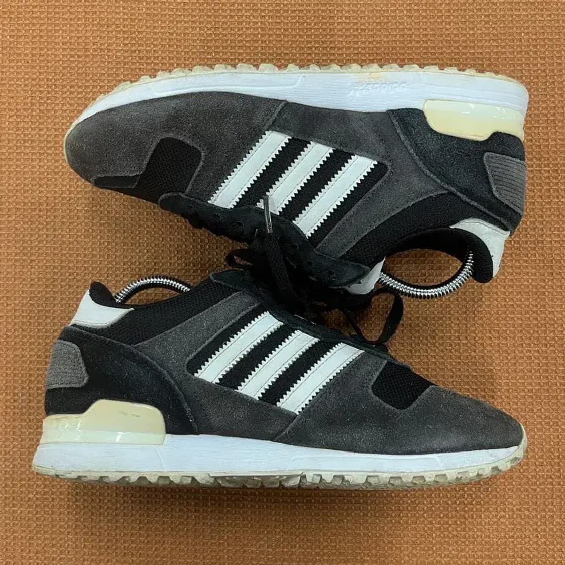 아디다스 ZX 700 스니커즈 운동화 235 G05612 상품이미지3