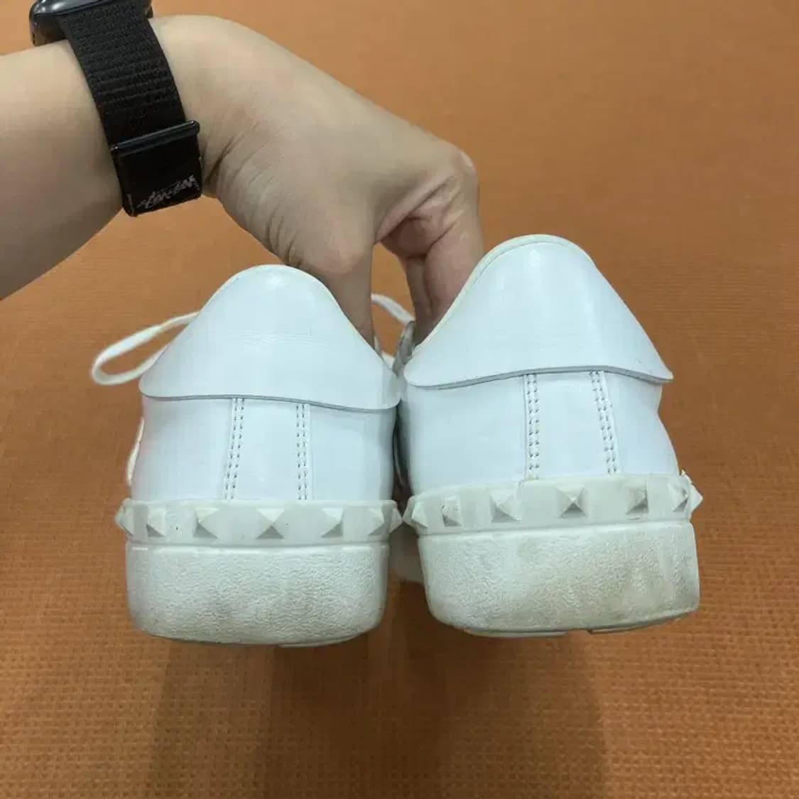 발렌티노 락스터드 언타이틀 히든 찡 스니커즈 40.5 G05717 상품이미지2