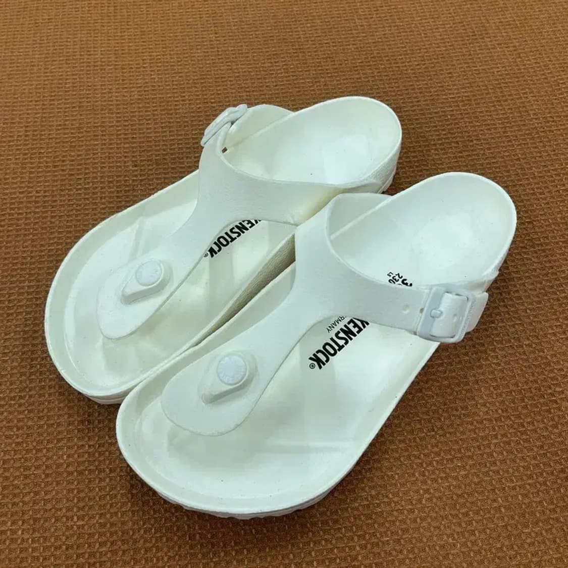 버켄스탁 지제 화이트 슬리퍼 샌들 230 G05786 상품이미지1