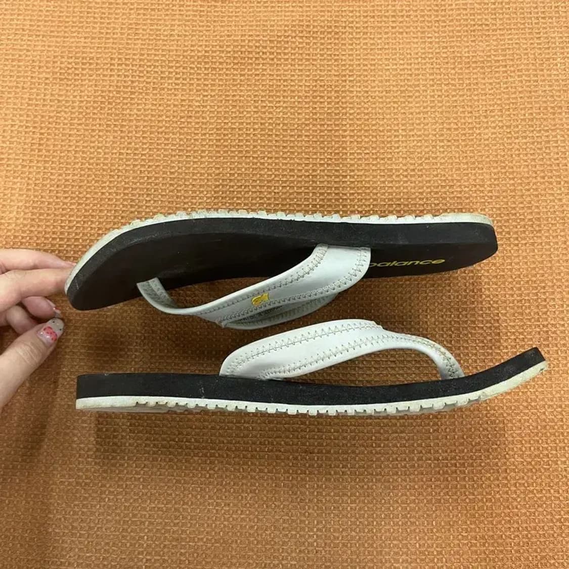 뉴발란스 쪼리 슬리퍼 240 G05932 상품이미지3