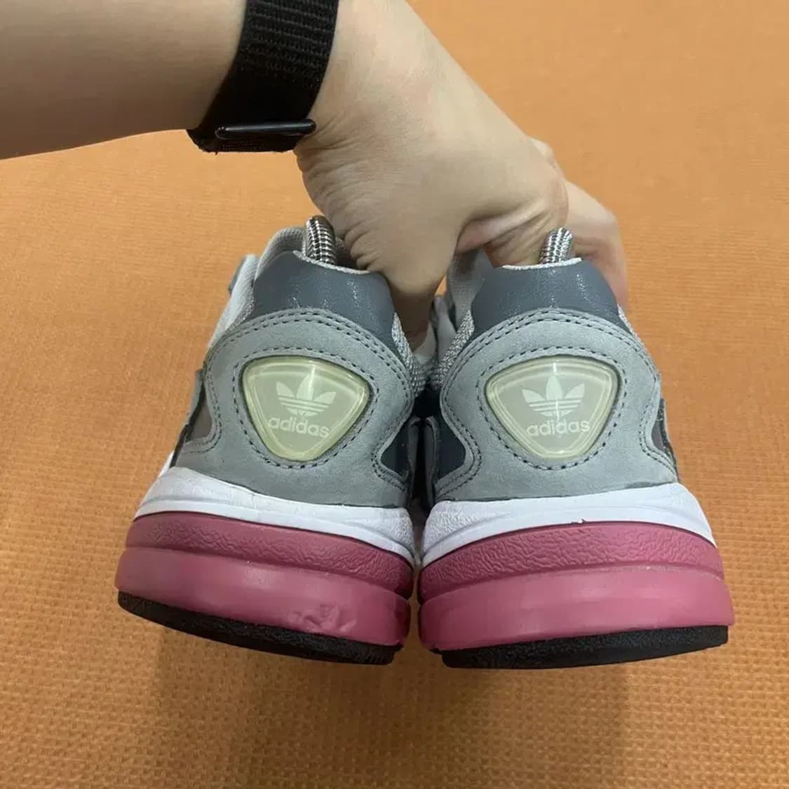 아디다스 팔콘 스니커즈 운동화 235 G06097 상품이미지2