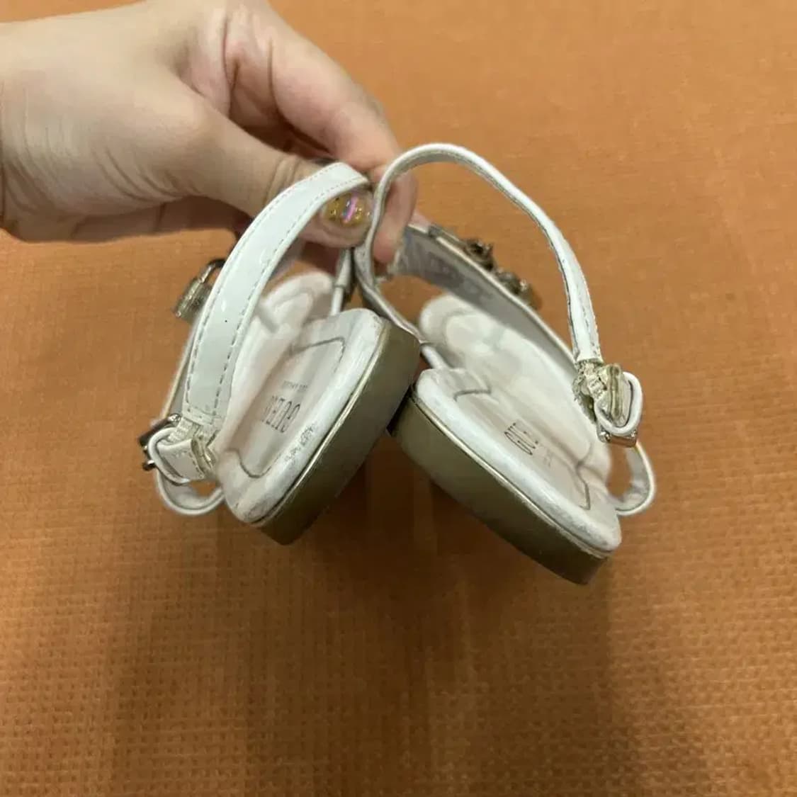 게스 T스트랩 플립플랍 쪼리 샌들 US6 G06590 상품이미지2