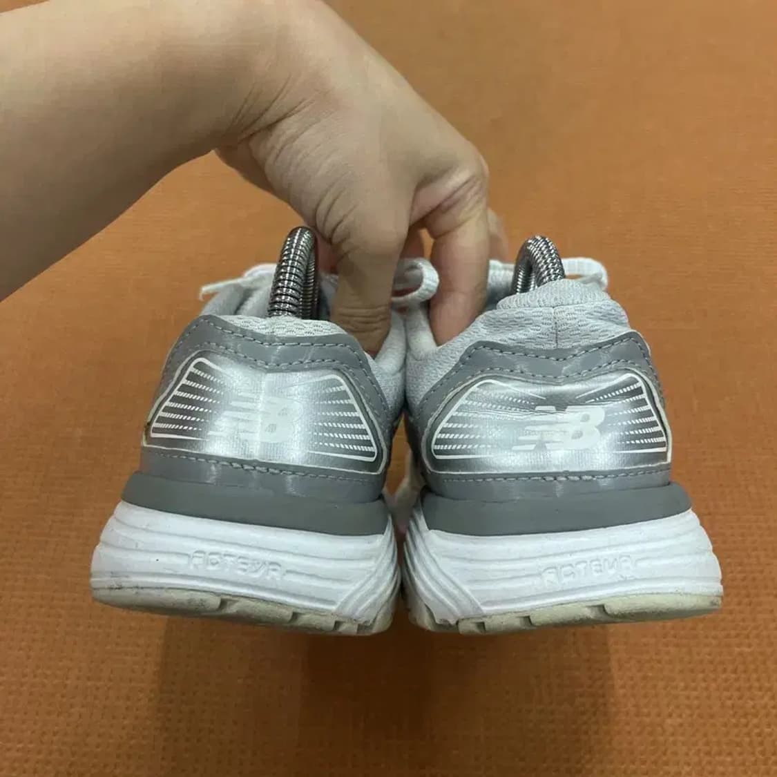 뉴발란스 565 스니커즈 운동화 235 G06701 상품이미지2