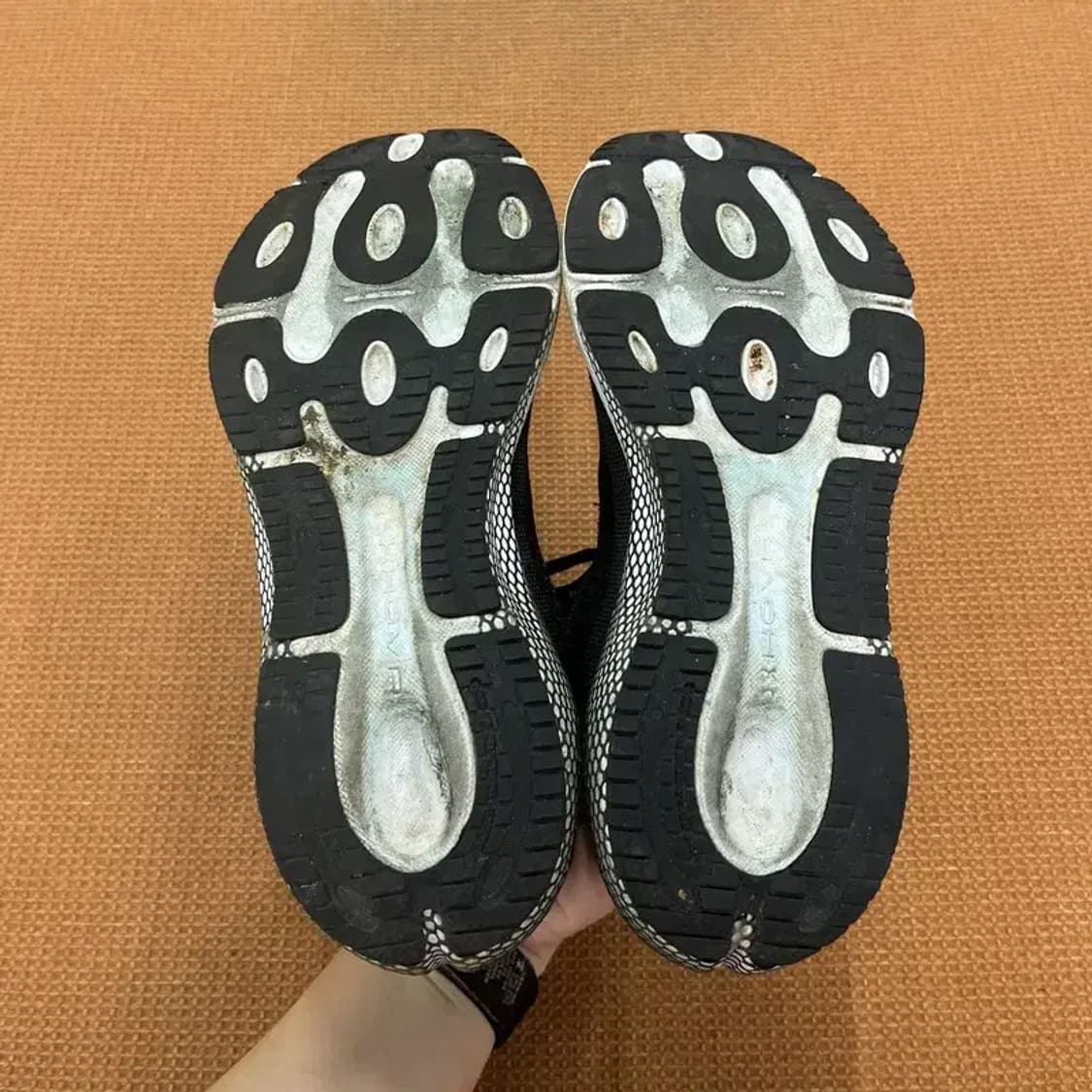 언더아머 호버 마키나 3 런닝화 운동화 255 G06751 상품이미지4