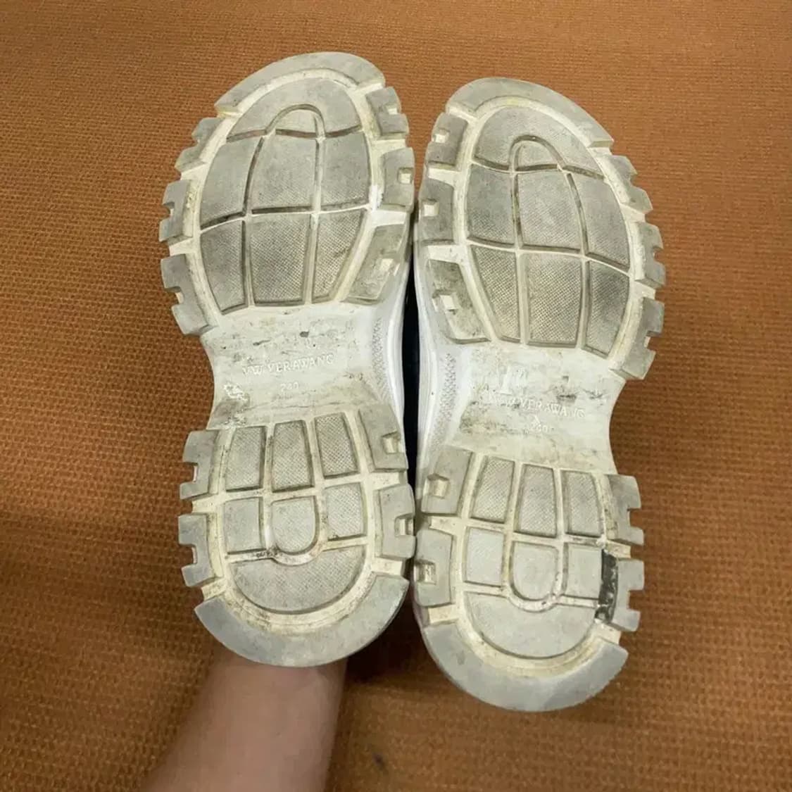 베라왕 램스킨 스니커즈 운동화 240 G06964 상품이미지4