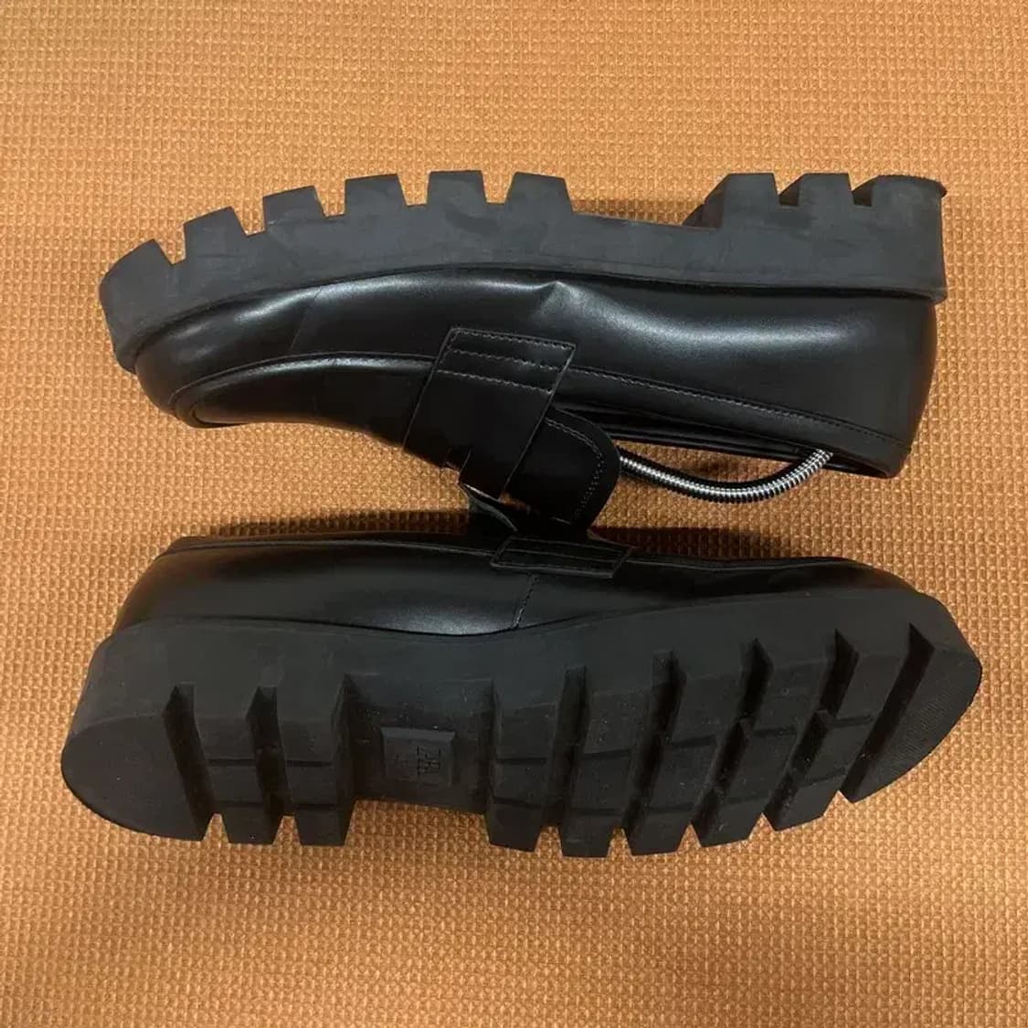 자라 ZARA 블랙 페니 로퍼 275 G07155 상품이미지3