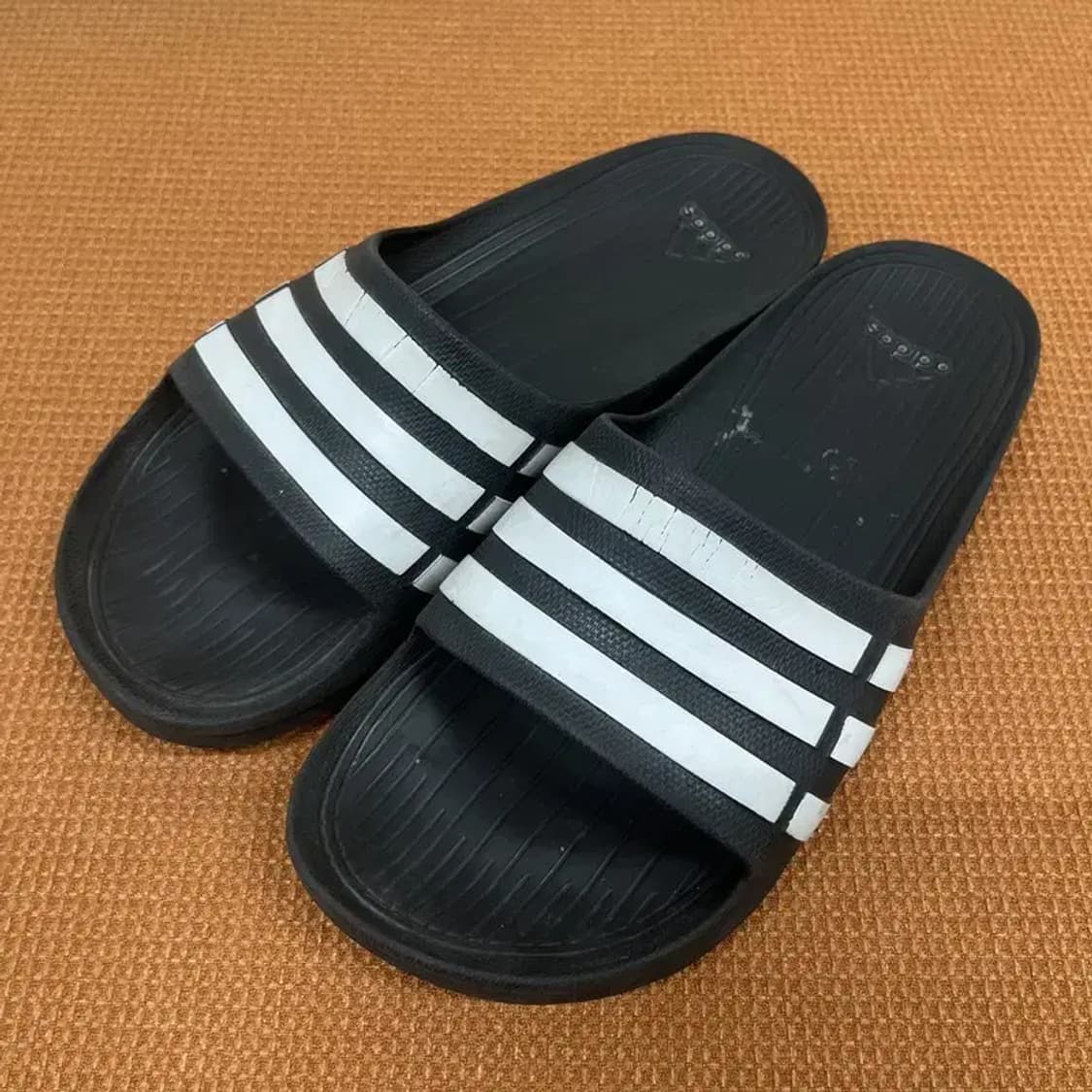 아디다스 듀라모 슬리퍼 8 G07156 상품이미지1