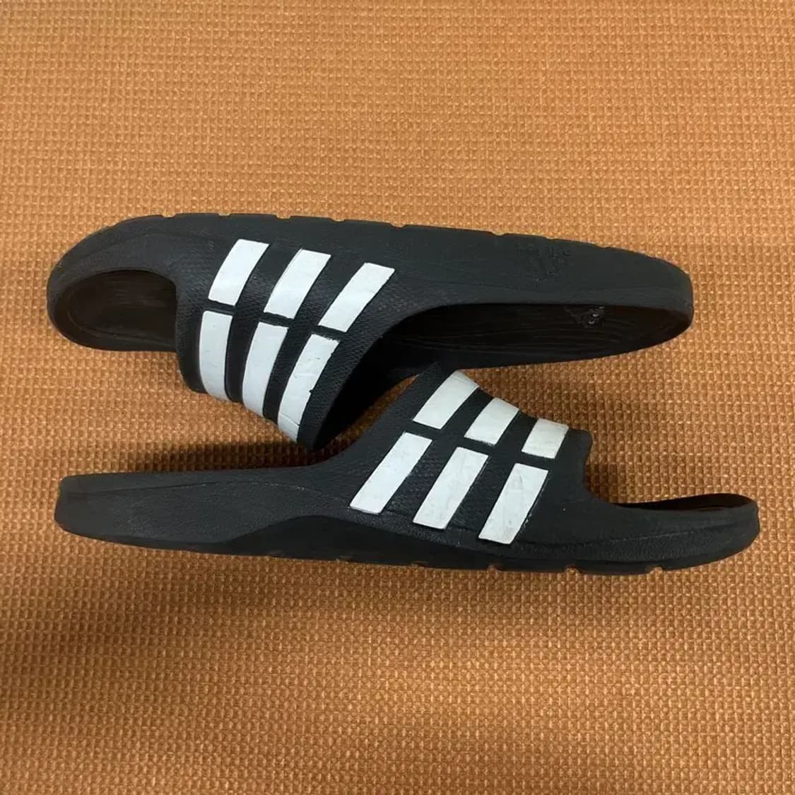 아디다스 듀라모 슬리퍼 8 G07156 상품이미지3