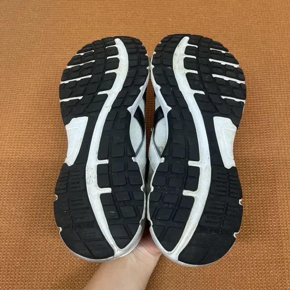 리복 로얄 런 피니쉬 스니커즈 운동화 275 G07332 상품이미지3