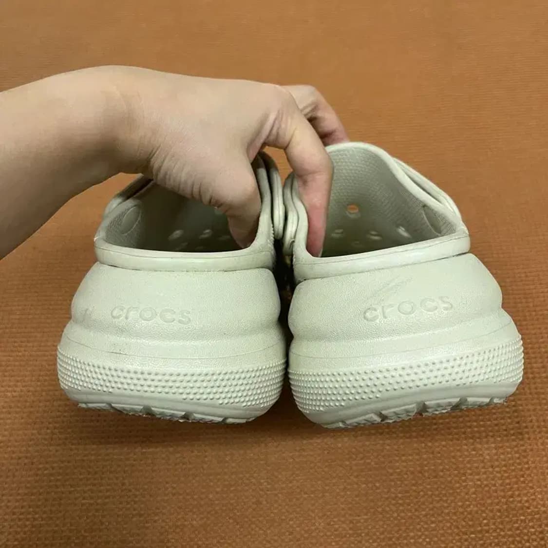 크록스 크러쉬 클로그 슬리퍼 샌들 W7 G07358 상품이미지2