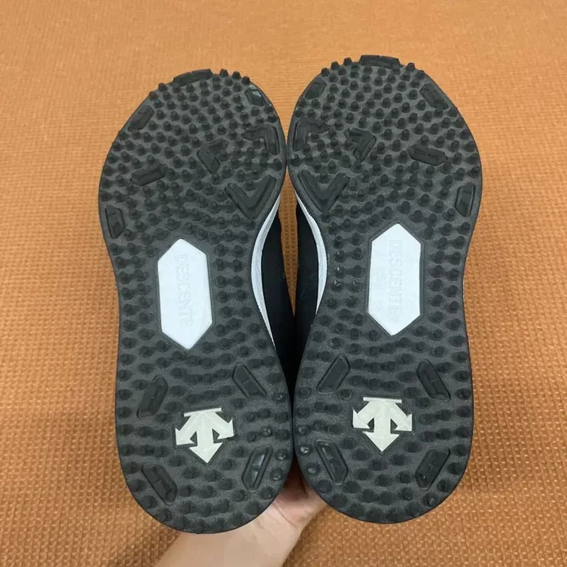 데상트 코치로 잔디화 운동화 225 G08128 상품이미지4
