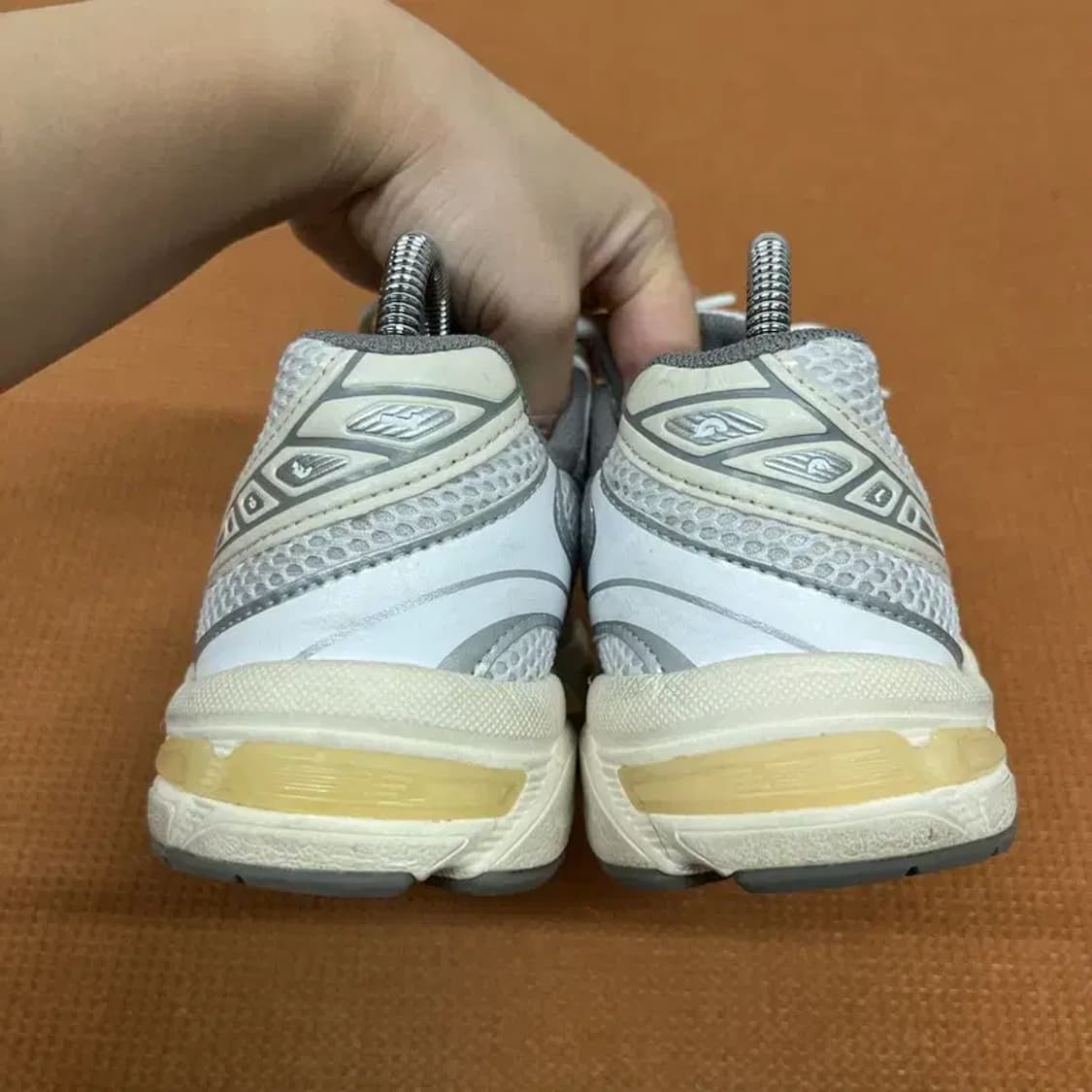 아식스 젤 1130 런닝화 운동화 240 G08170 상품이미지2