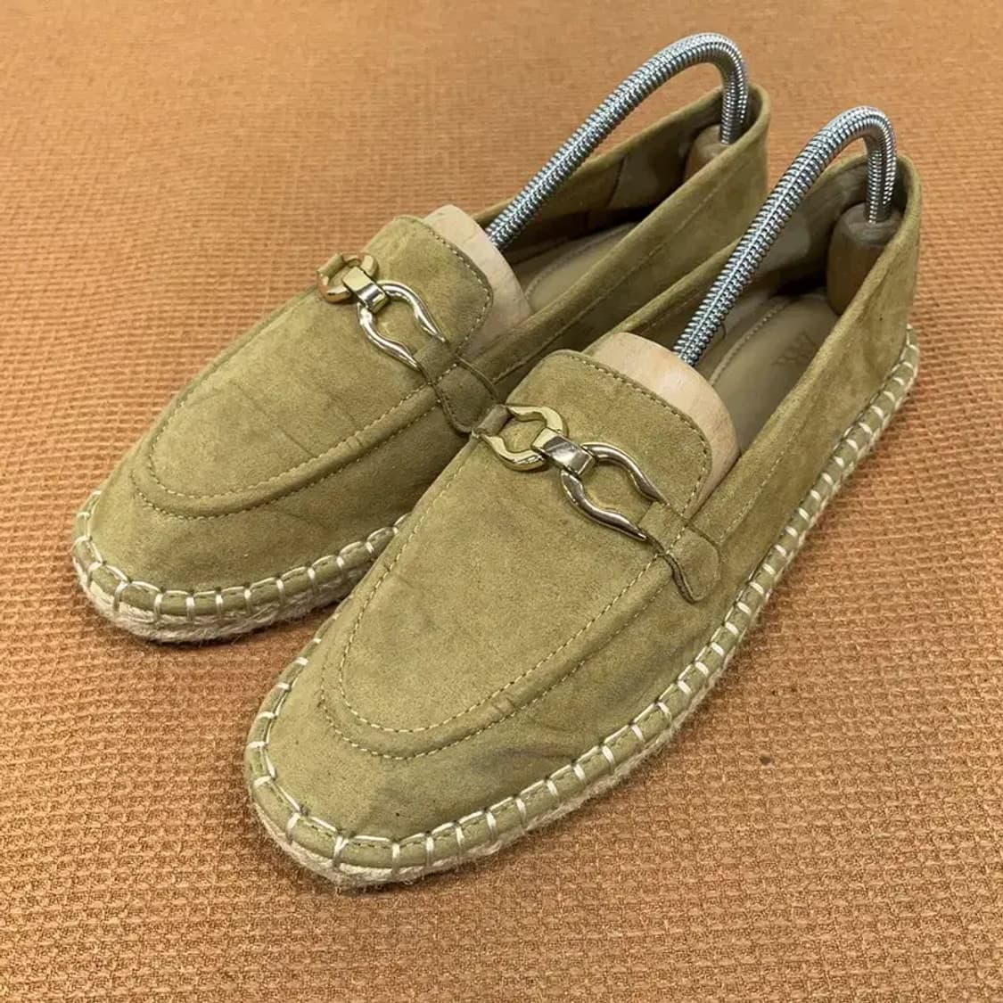 자라 ZARA 버클 스웨이드 에스파듀 255 G08748 상품이미지1