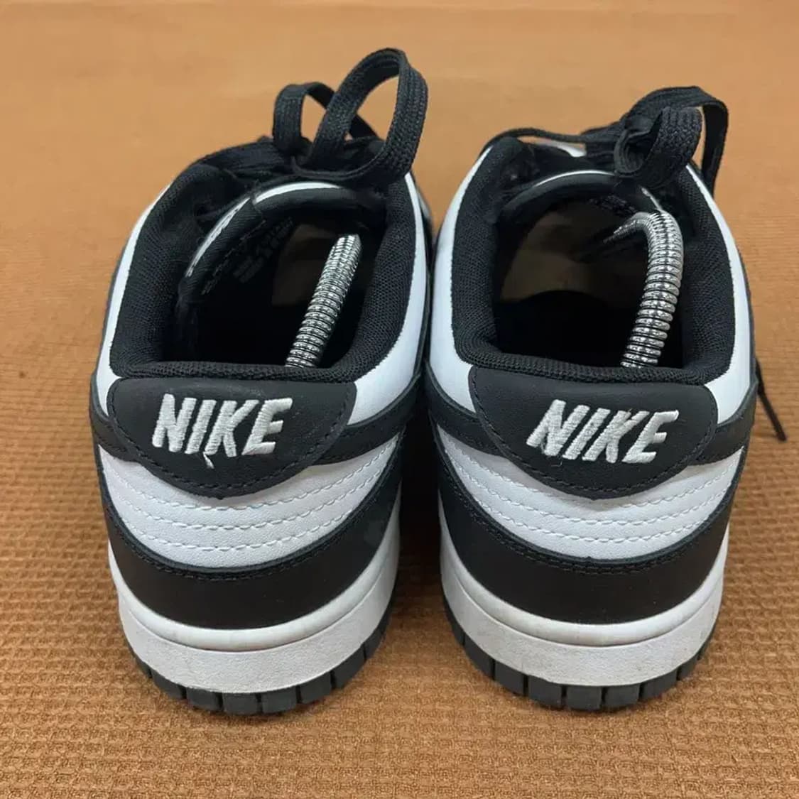 나이키 덩크 로우 레트로 범고래 스니커즈 운동화 280 G08731 상품이미지2