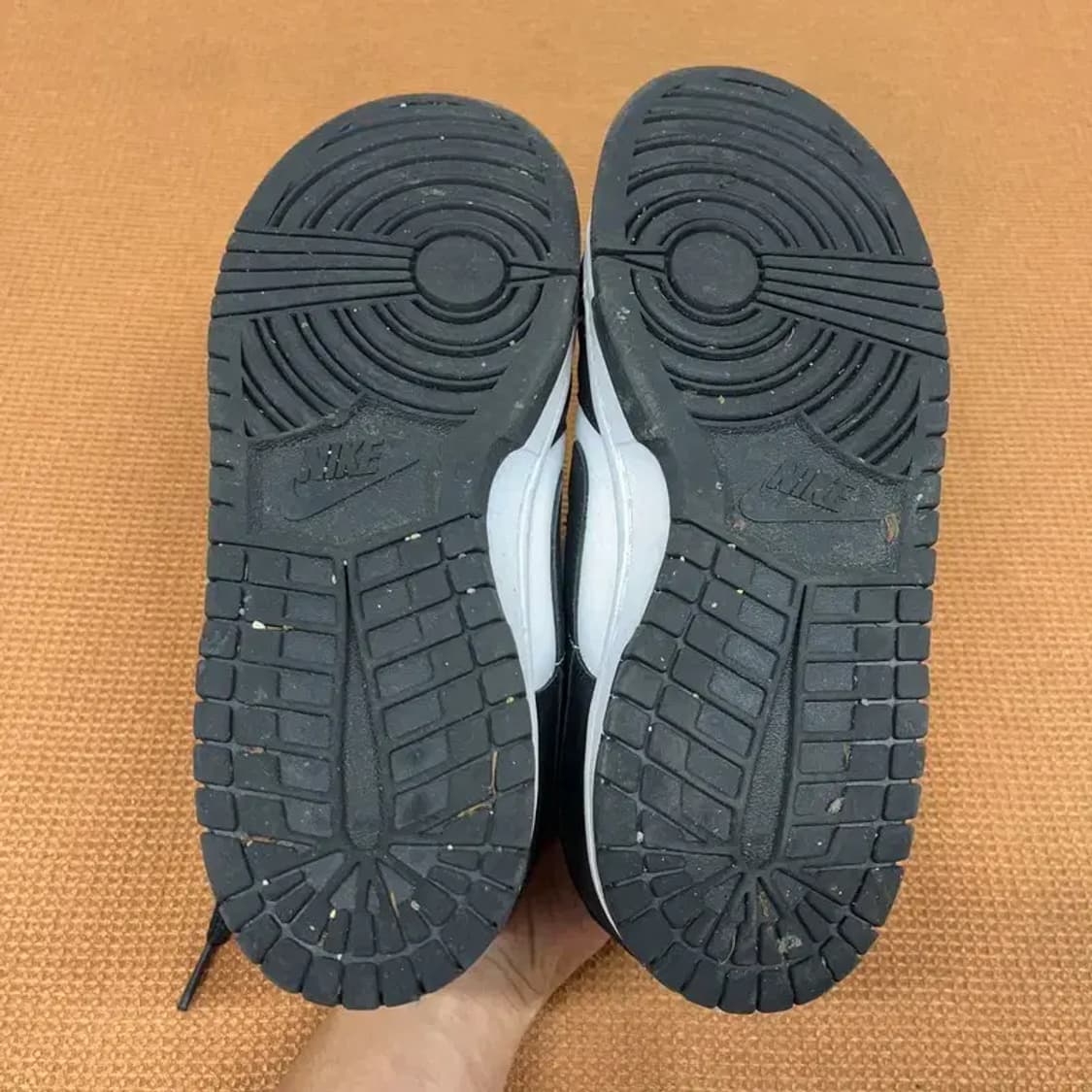 나이키 덩크 로우 레트로 범고래 스니커즈 운동화 280 G08731 상품이미지4