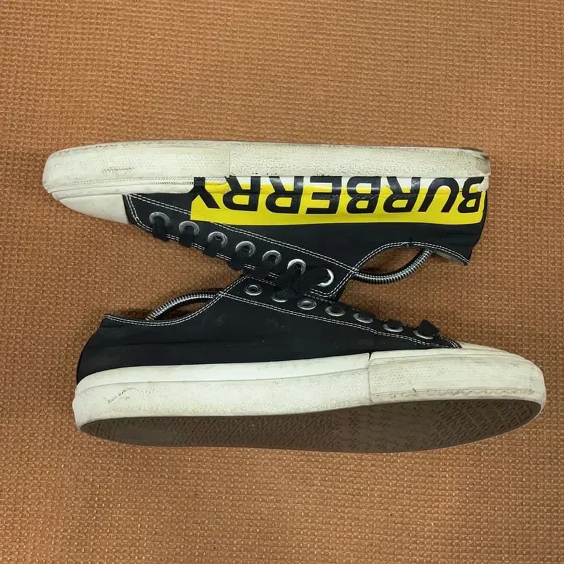 버버리 개버딘 캔버스 스니커즈 운동화 42 G08757 상품이미지3