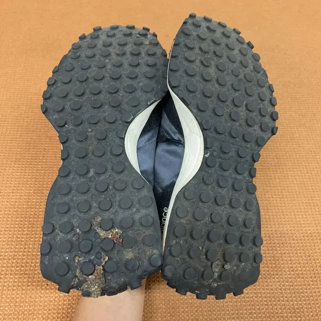 뉴발란스 327 스니커즈 운동화 240 G08770 상품이미지4