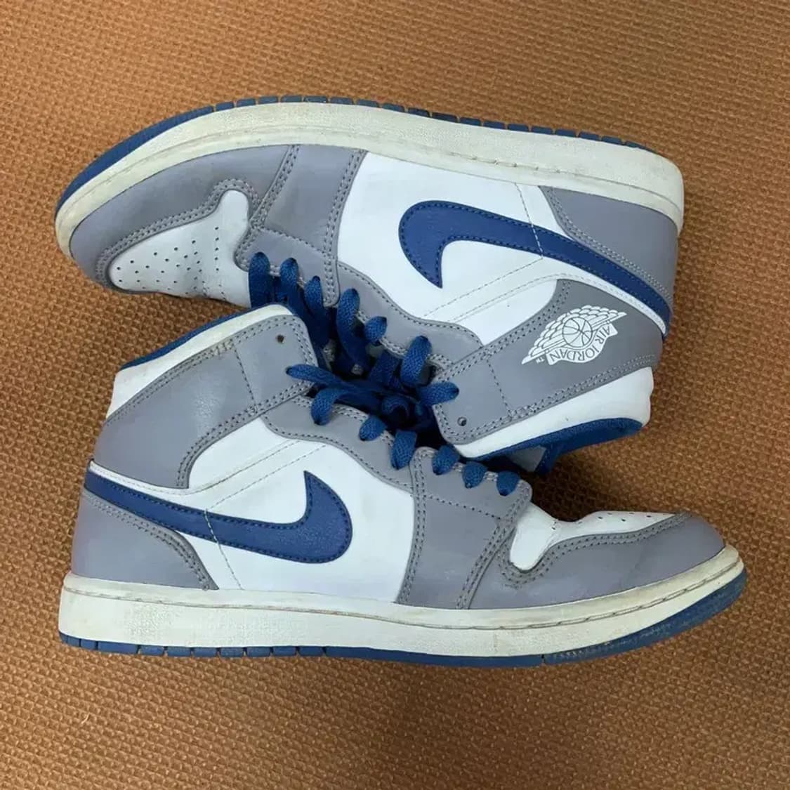 나이키 에어 조던 1 미드 시멘트 그레이 블루 운동화 260 G08776 상품이미지3