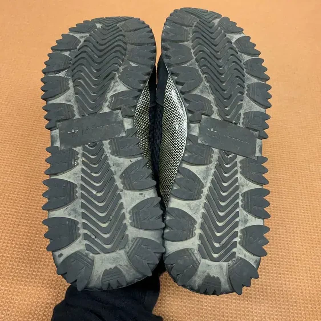 아디다스 X 알렉산더왕 리이슈 런 운동화 260 G08787 상품이미지4