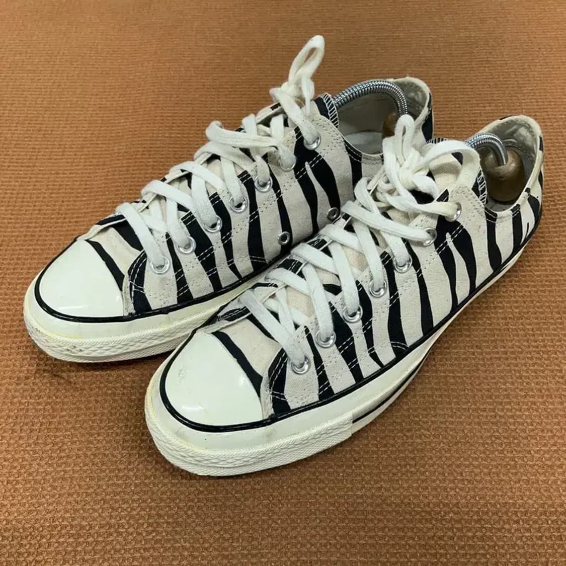 컨버스 척 70 아카이브 프린트 지브라 스니커즈 270 G08797 상품이미지1