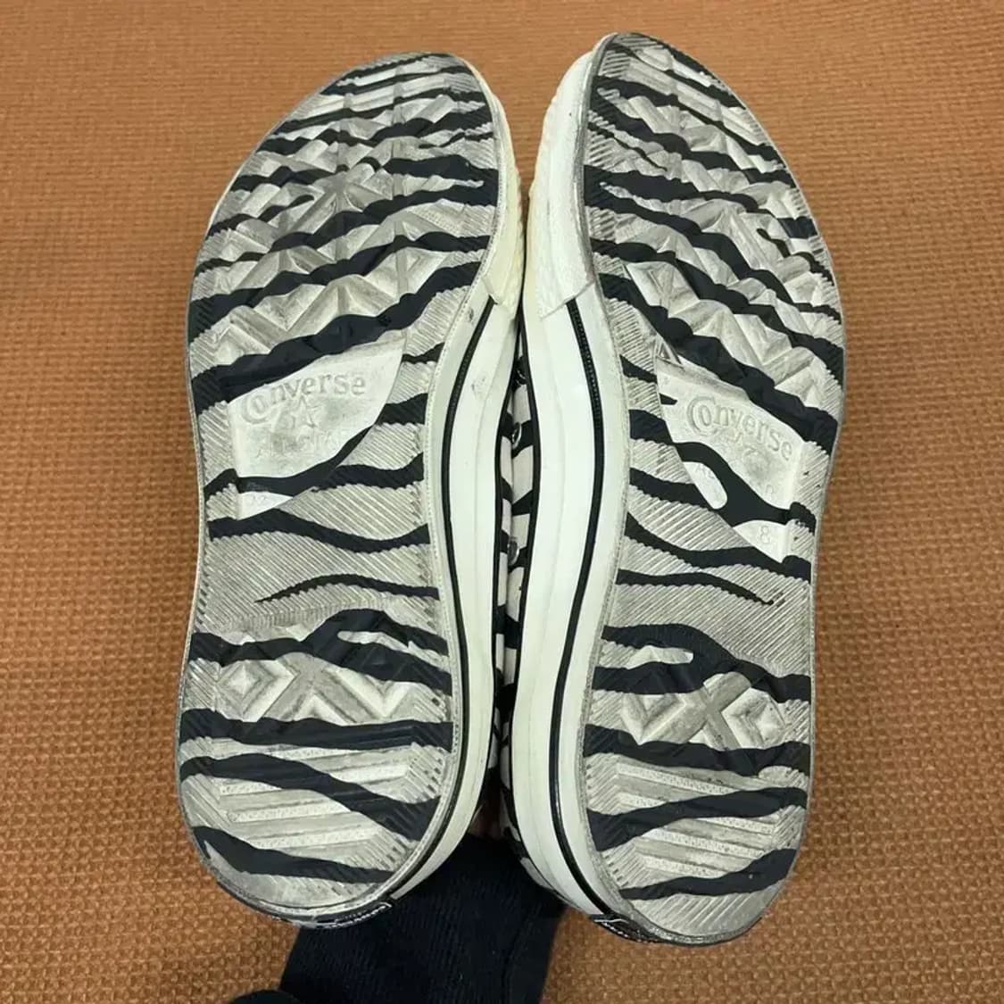 컨버스 척 70 아카이브 프린트 지브라 스니커즈 270 G08797 상품이미지4
