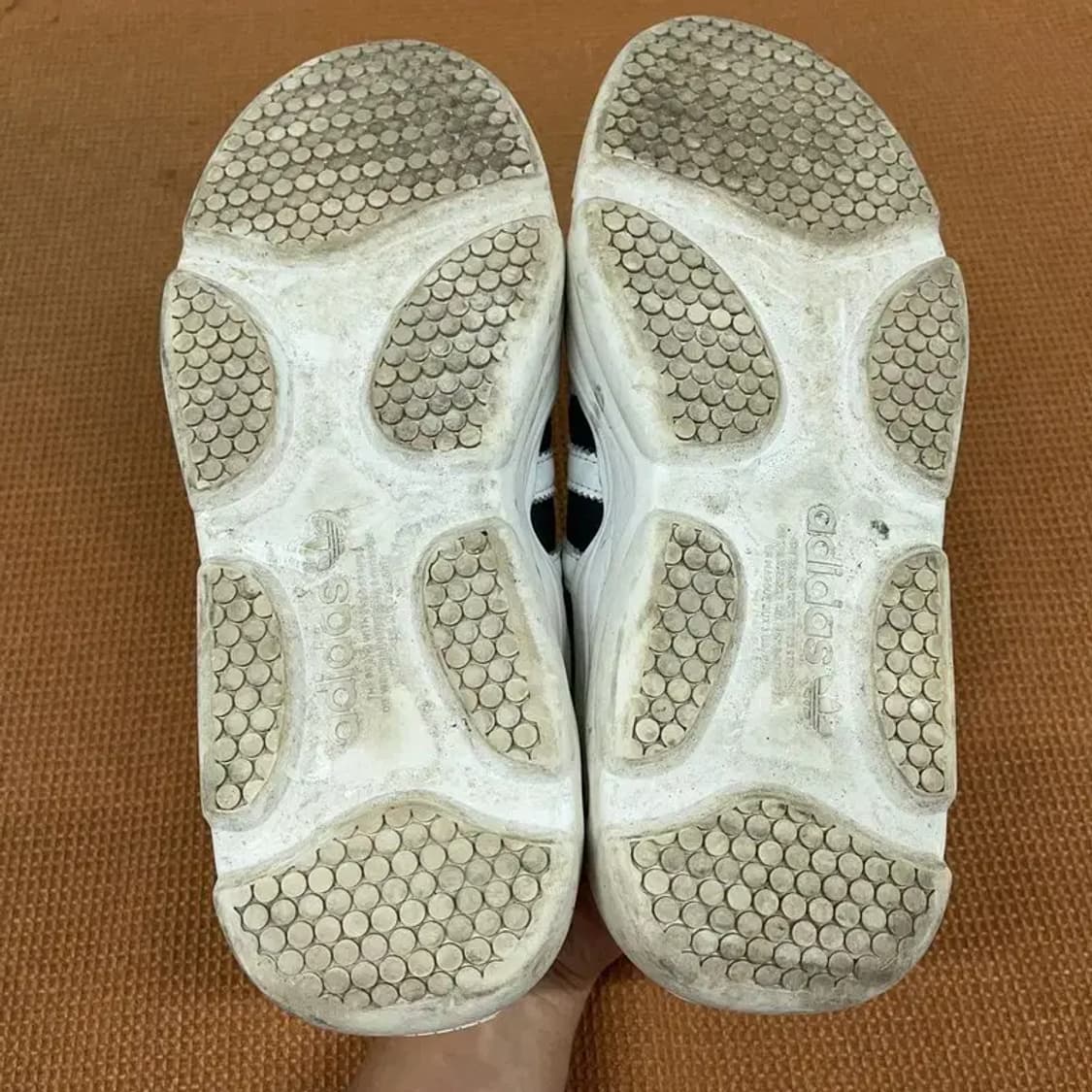 아디다스 슈퍼스타 밀렌콘 스니커즈 운동화 270 G08880 상품이미지4