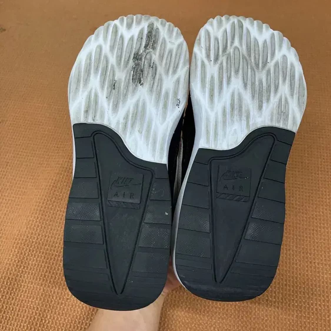 나이키 에어맥스 노스탤직 스니커즈 운동화 230 G08902 상품이미지4