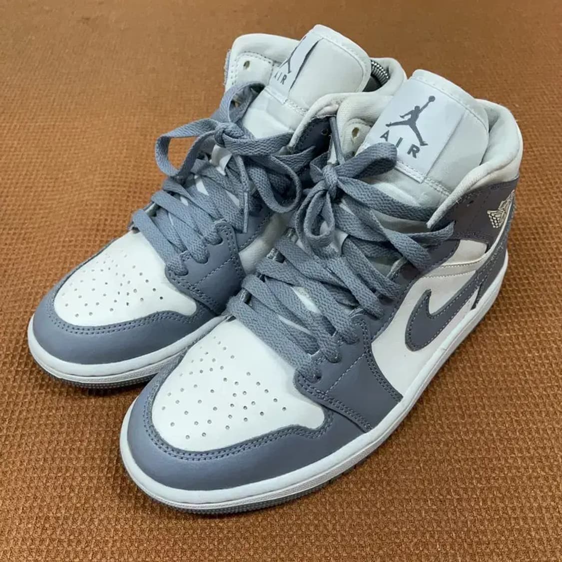 나이키 에어 조던 1 미드 그레이 운동화 240 G08912 상품이미지1