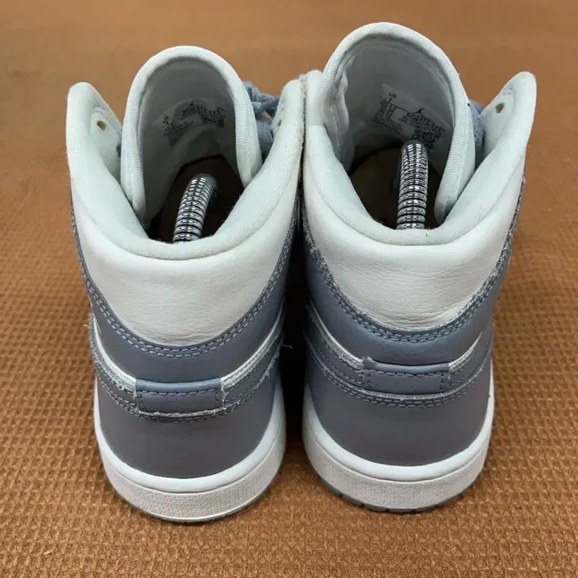 나이키 에어 조던 1 미드 그레이 운동화 240 G08912 상품이미지2