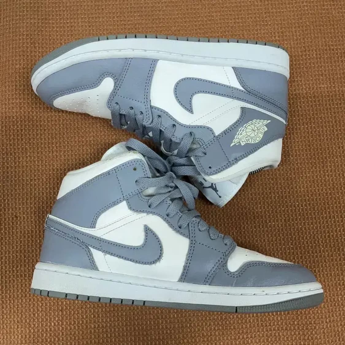 나이키 에어 조던 1 미드 그레이 운동화 240 G08912 상품이미지3