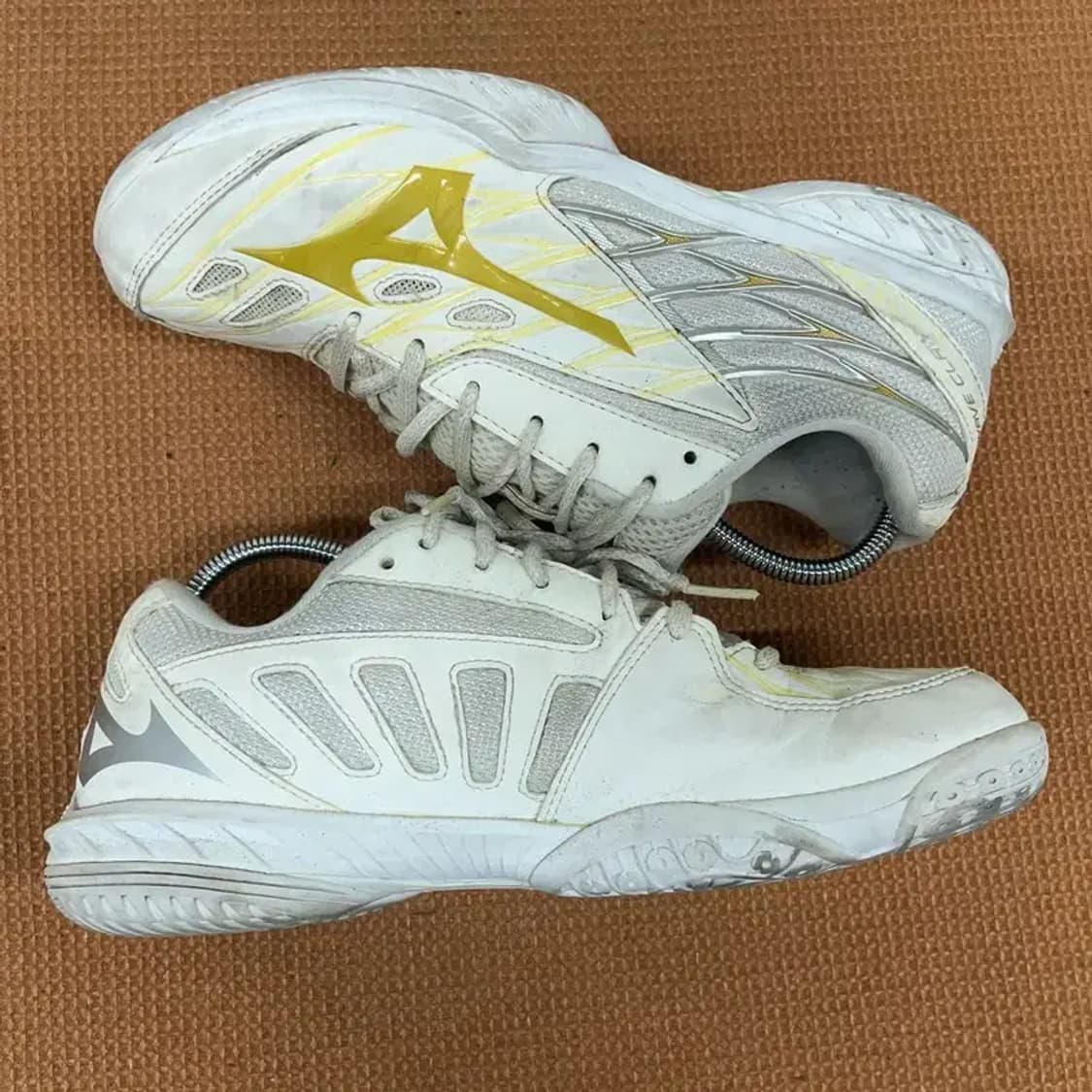 미즈노 웨이브 클로 배드민턴화 운동화 260 G08923 상품이미지3