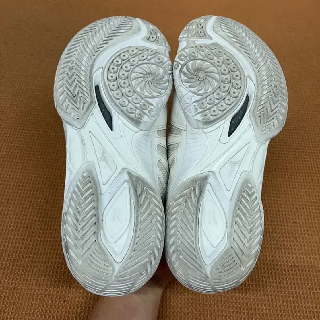 미즈노 웨이브 클로 배드민턴화 운동화 260 G08923 상품이미지4