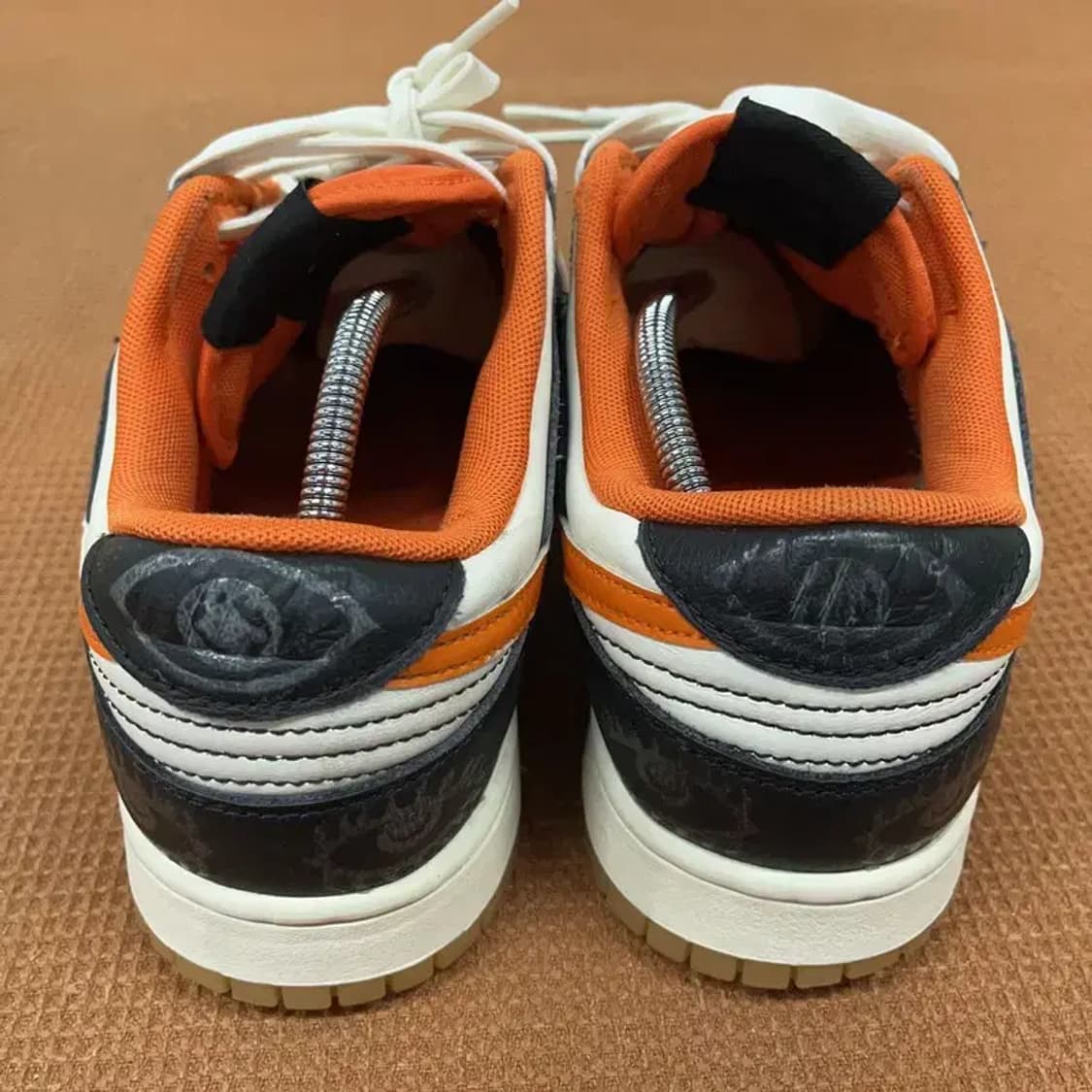 나이키 덩크 로우 레트로 프리미엄 할로윈 스니커즈 280 G08930 상품이미지2