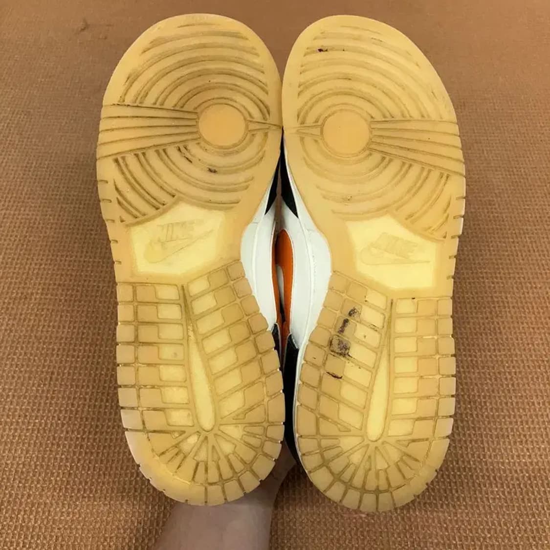 나이키 덩크 로우 레트로 프리미엄 할로윈 스니커즈 280 G08930 상품이미지4