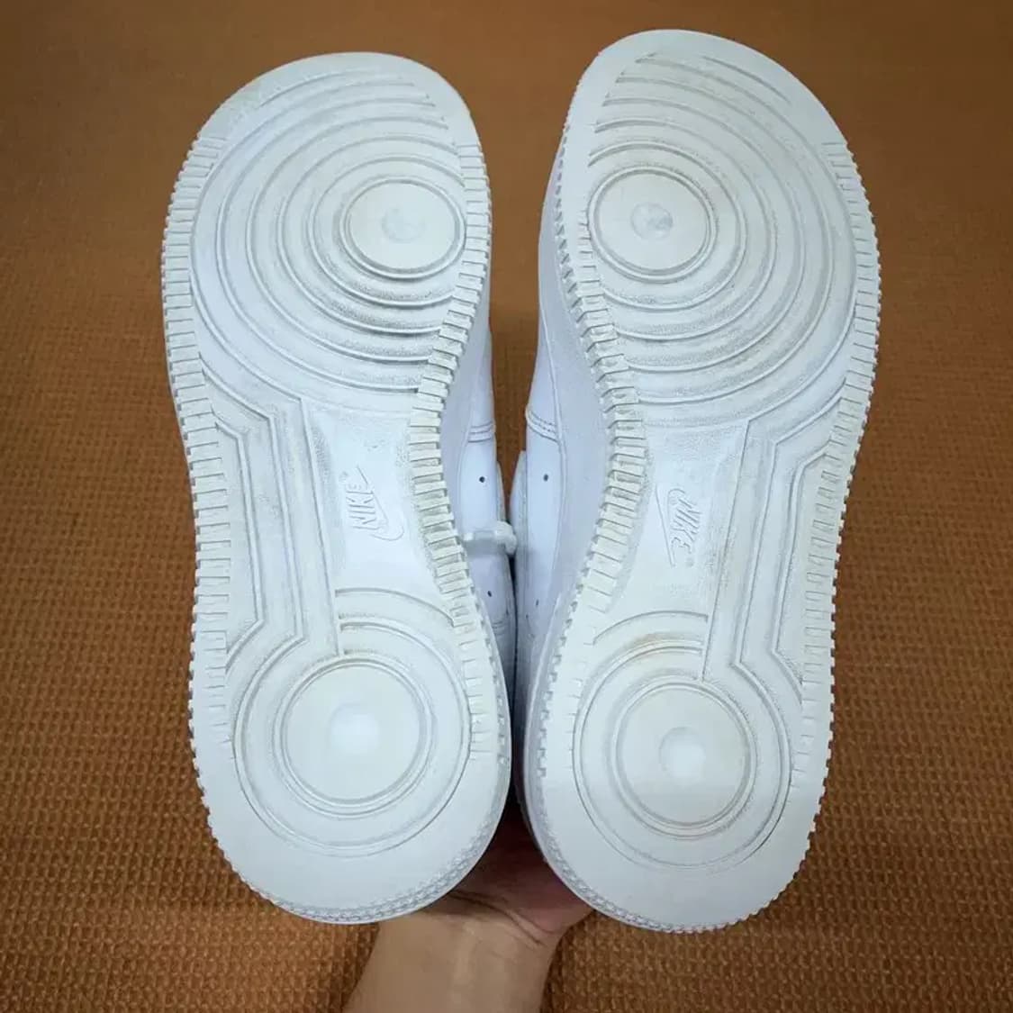 나이키 에어포스 1 07 화이트 스니커즈 운동화 245 G08940 상품이미지4