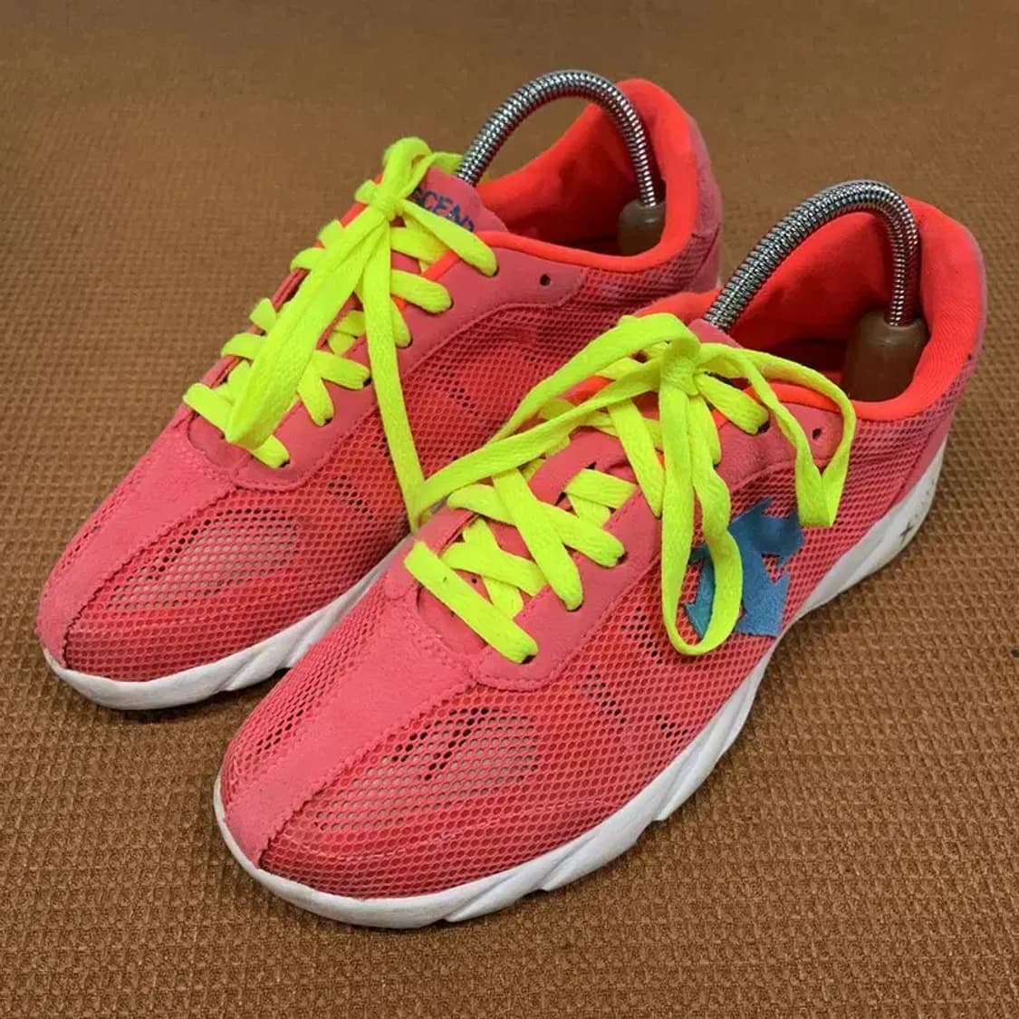 데상트 캐주얼 코랄 스니커즈 운동화 240 G08949 상품이미지1