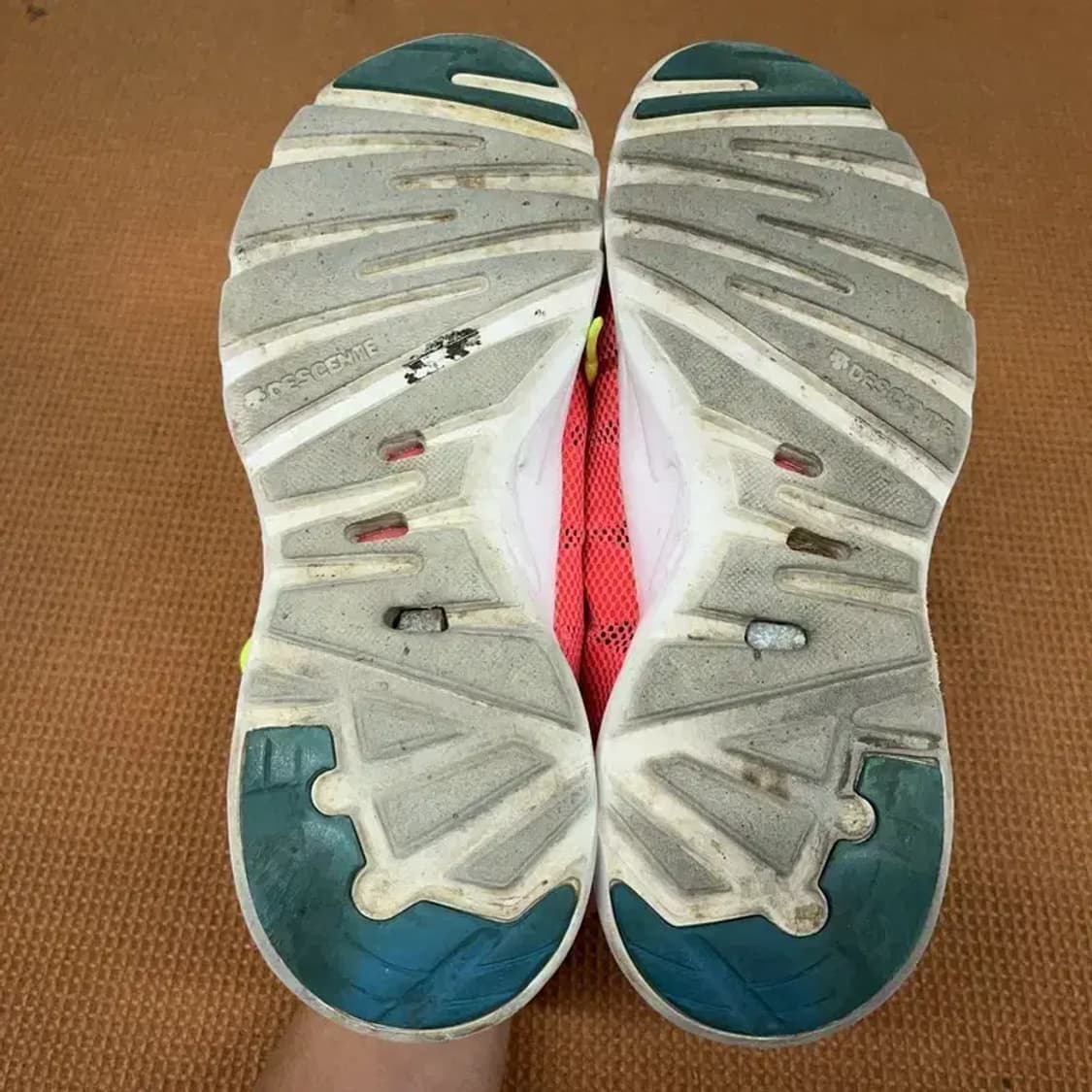 데상트 캐주얼 코랄 스니커즈 운동화 240 G08949 상품이미지4