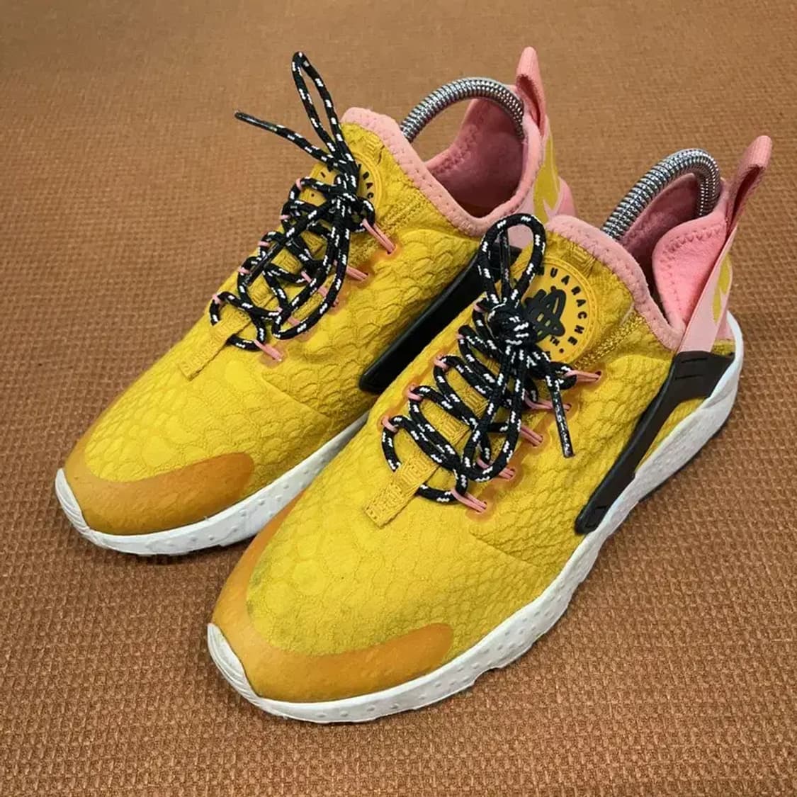 나이키 에어 허라취 런 울트라 옐로우 235 G08961 상품이미지1