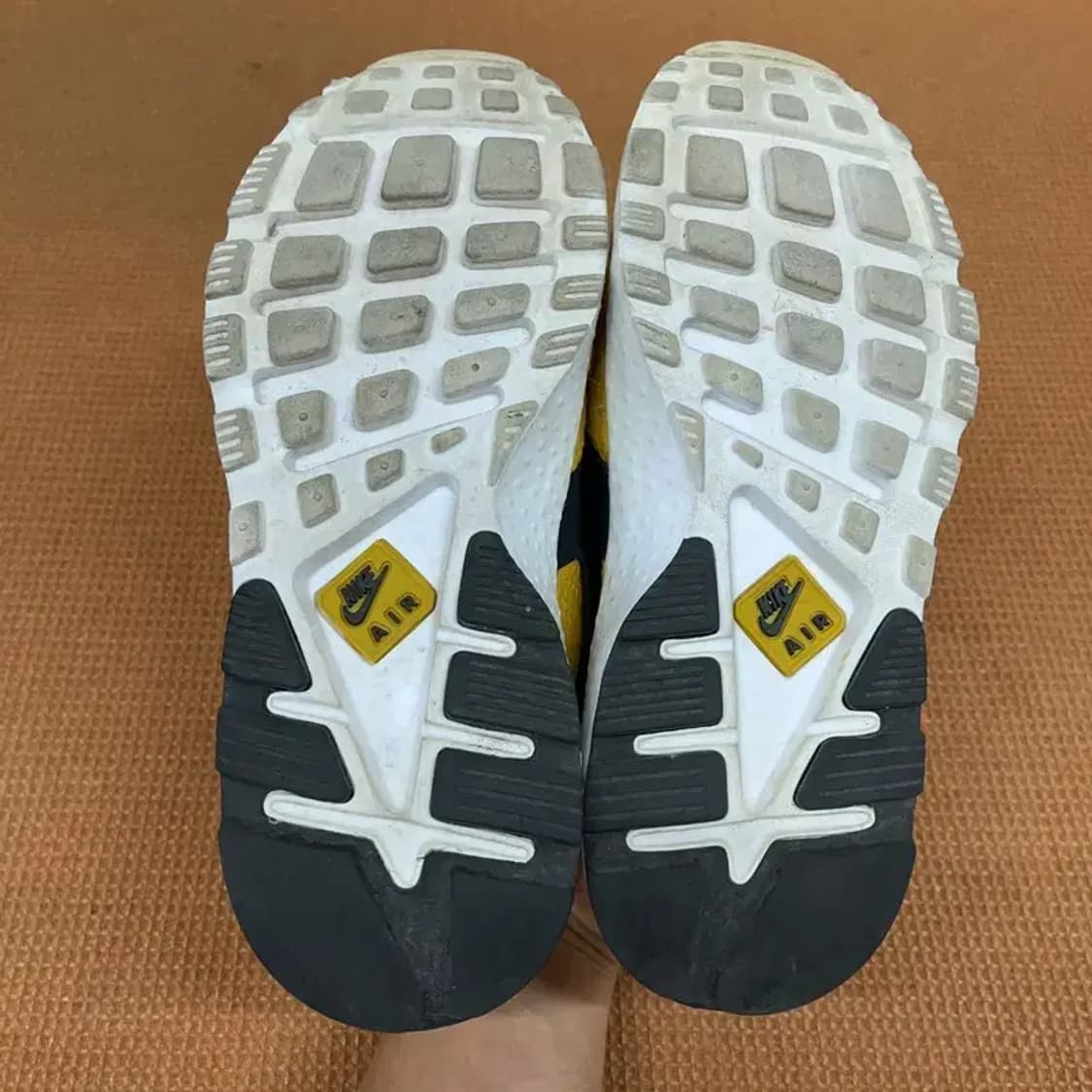 나이키 에어 허라취 런 울트라 옐로우 235 G08961 상품이미지4