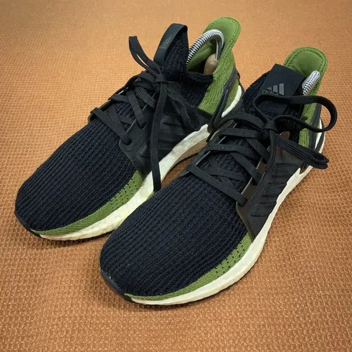 아디다스 울트라 부스트 19 블랙 올리브 운동화 255 G08968 상품이미지1