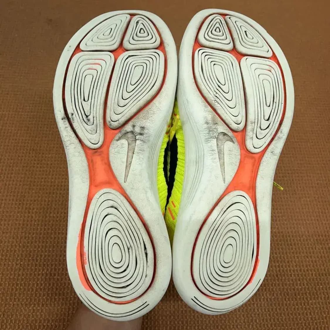 나이키 루나에픽 플라이니트 옐로우 런닝화 운동화 250 G08969 상품이미지4