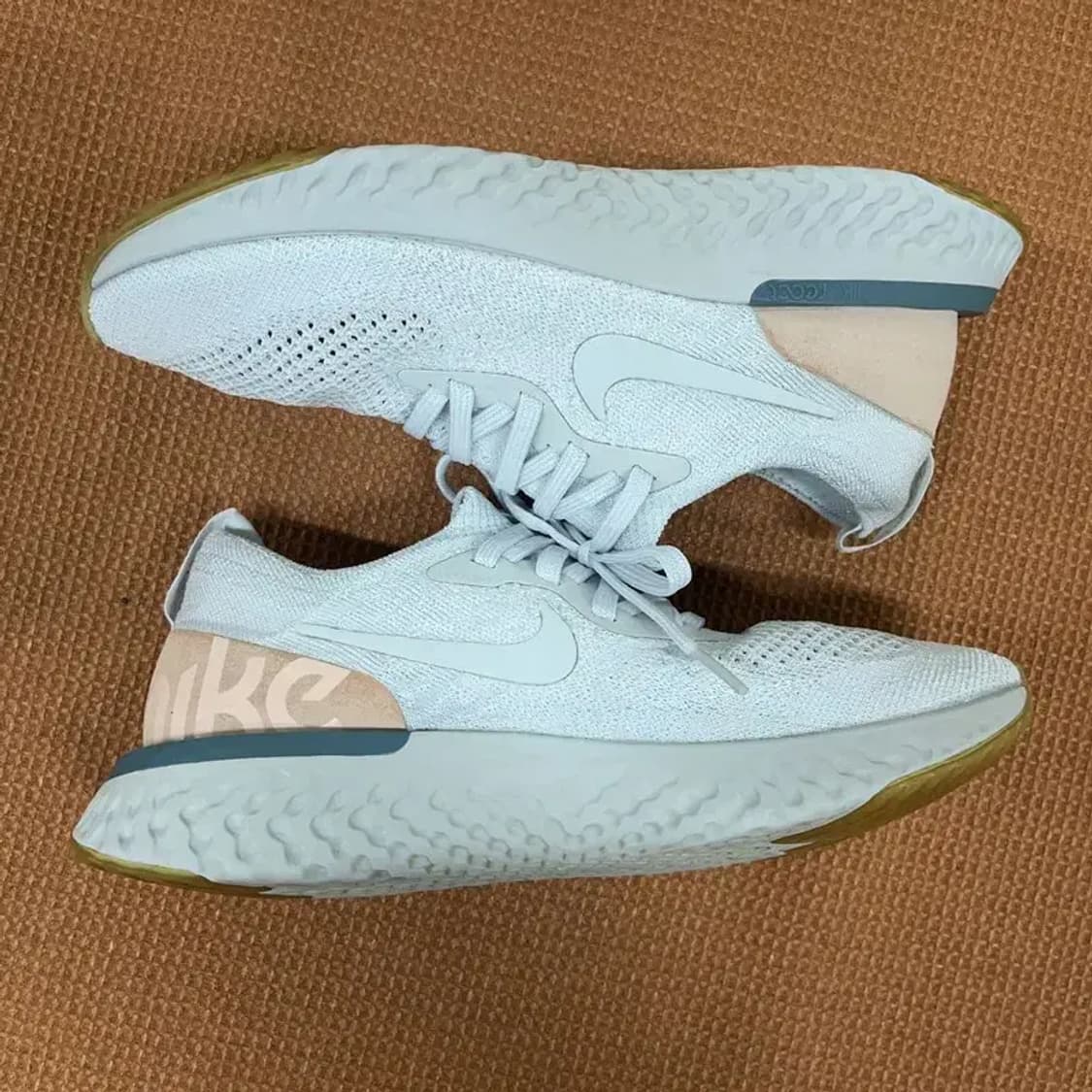 나이키 에픽 리액트 플라이니트 운동화 런닝화 235 G08970 상품이미지3