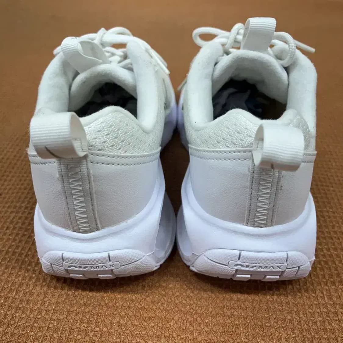 나이키 에어맥스 인터락 라이트 운동화 런닝화 235 G08972 상품이미지2