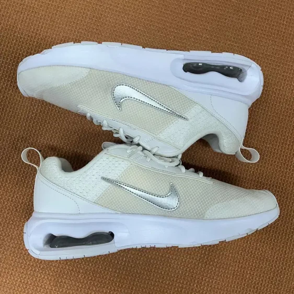 나이키 에어맥스 인터락 라이트 운동화 런닝화 235 G08972 상품이미지3