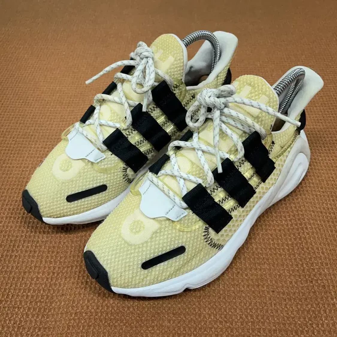 아디다스 렉시콘 베이지 운동화 신발 225 G08984 상품이미지1