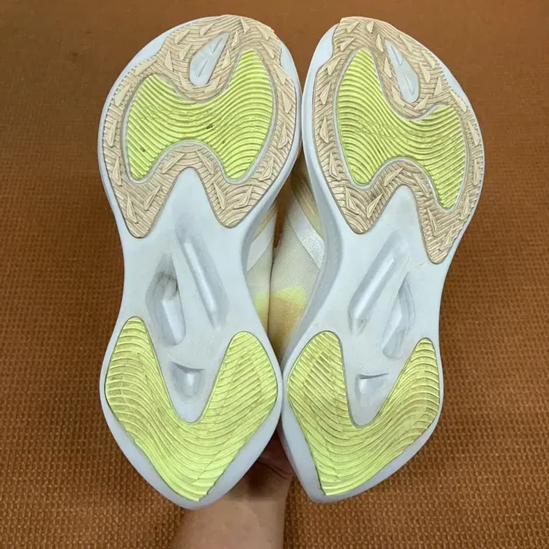 나이키 줌 그래비티 2 런닝화 운동화 230 G08995 상품이미지4