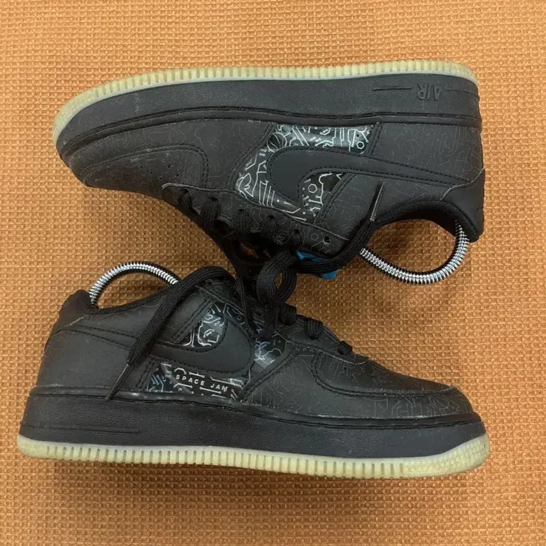 나이키 에어포스 1 06스니커즈 운동화 230 G06767 상품이미지3